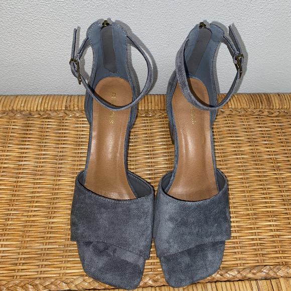 Maurice’s Tiffany Sculpted Faux Suede Heeled Sandals Back Zip Ankle Strap Sz 9 - Picture 3 of 9